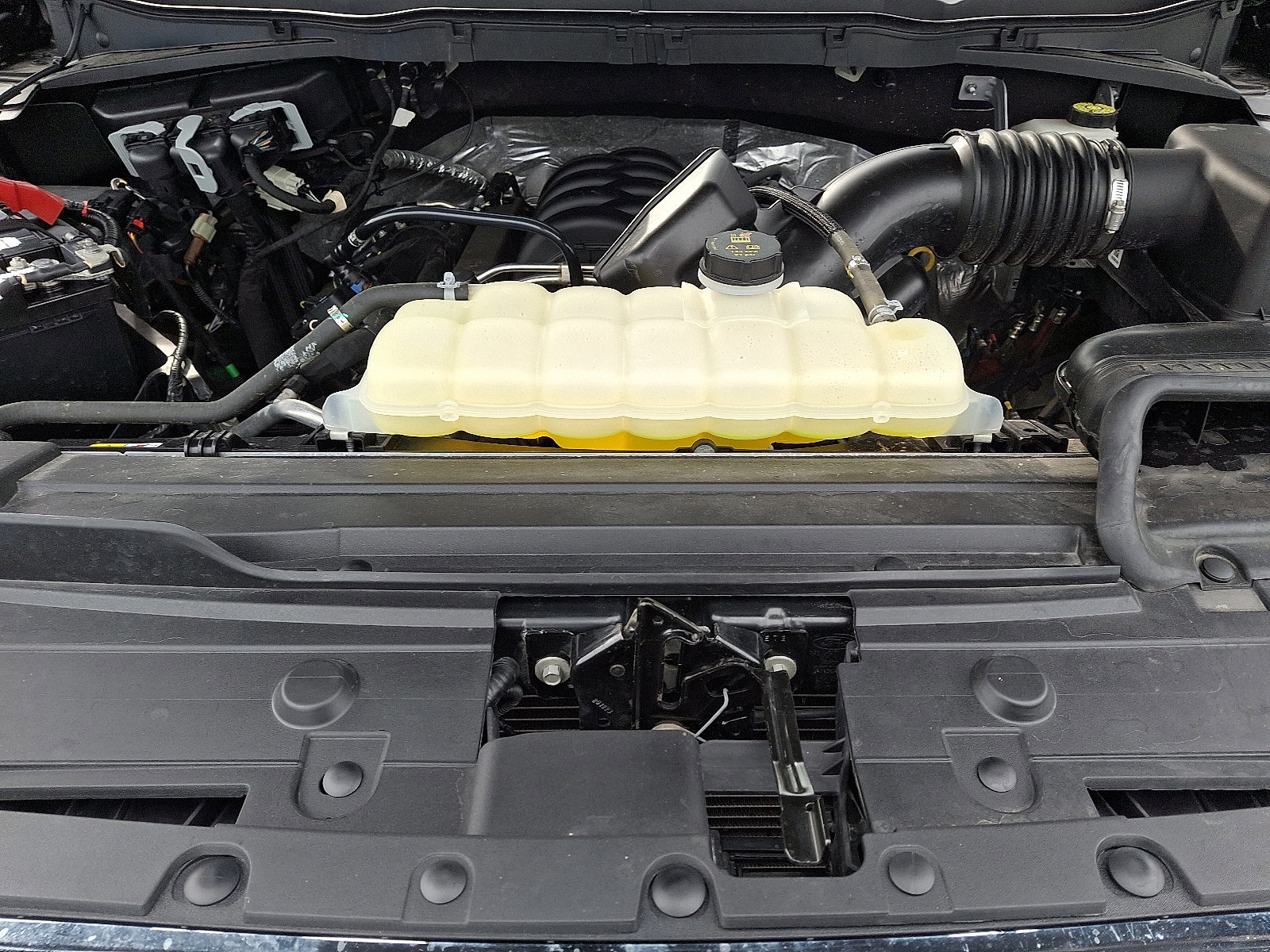 Certified 2022 Ford F150 XLT w/ Equipment Group 302A High image 29