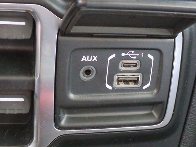 Used 2020 Jeep Gladiator Overland image 22