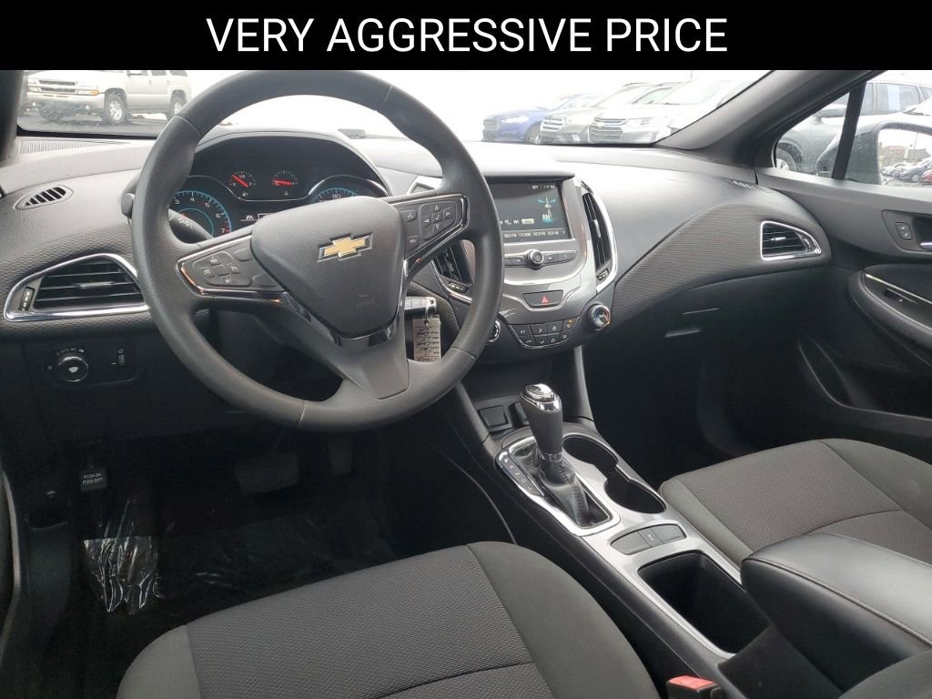 Used 2017 Chevrolet Cruze LT w/ RS Package image 7