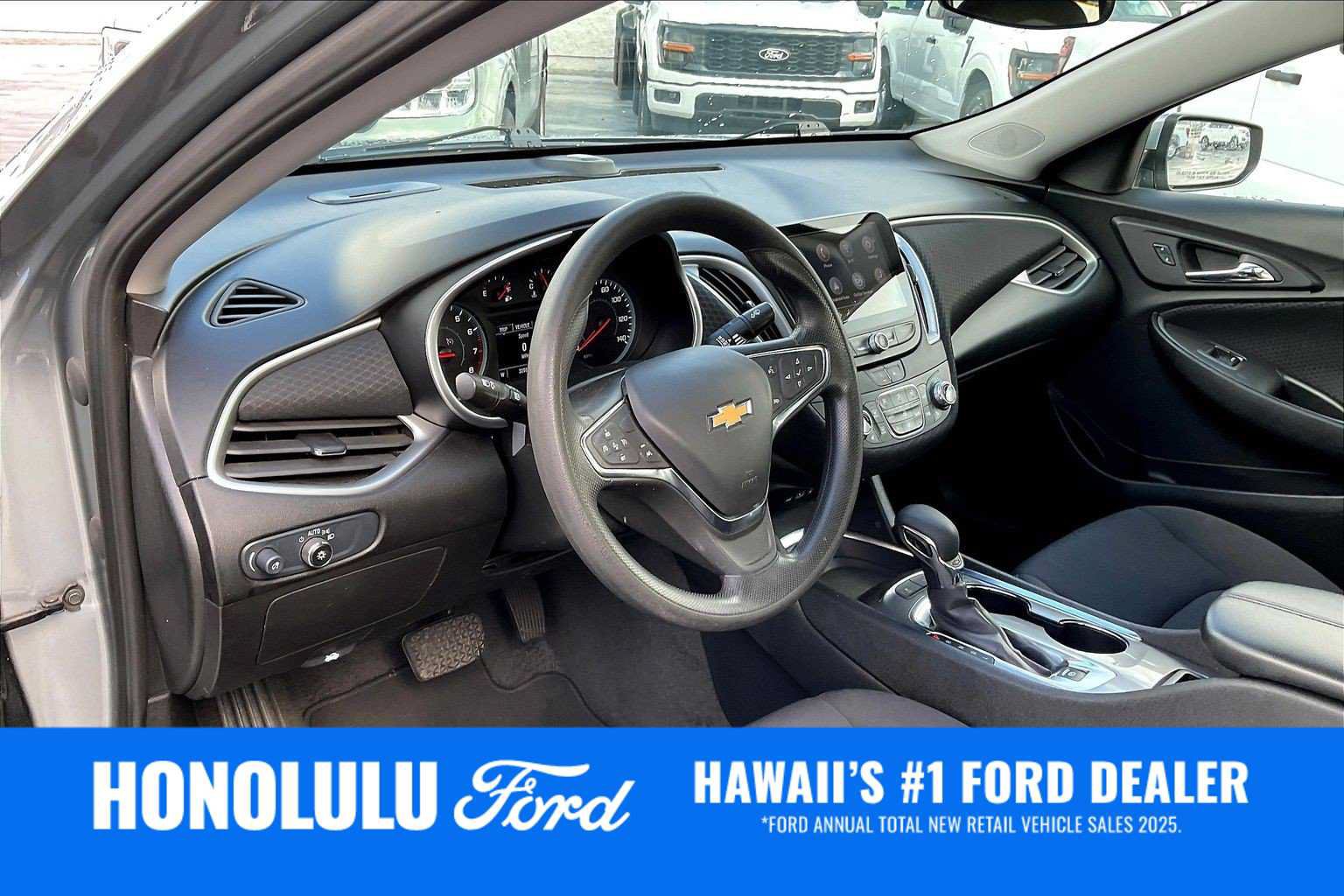 Used 2024 Chevrolet Malibu LT FWD image 2