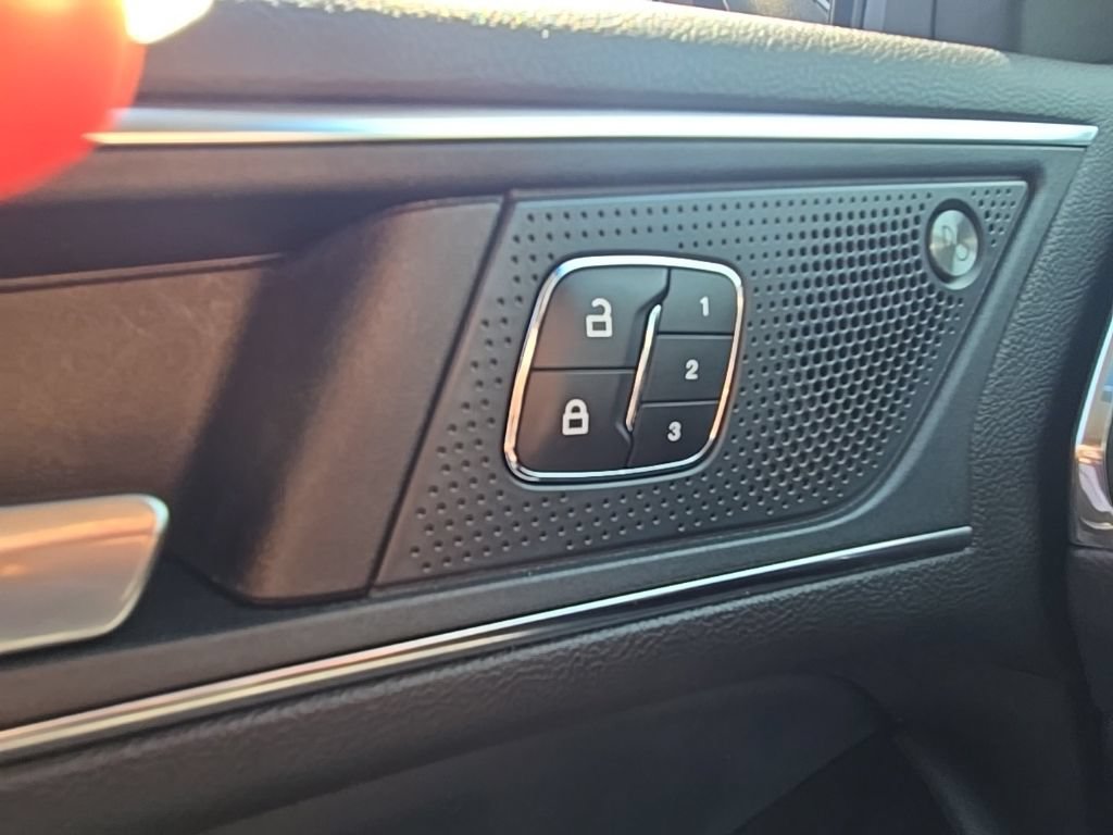 Certified 2019 Ford Edge Titanium w/ Cold Weather Package AWD/4WD image 21