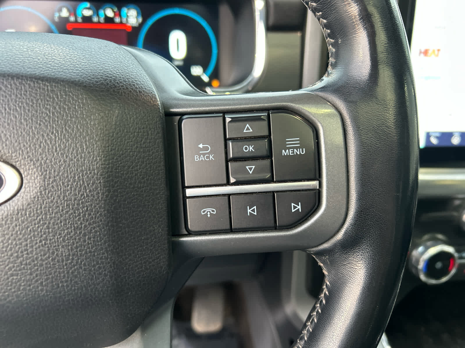 Certified 2022 Ford F150 Lariat w/ Equipment Group 502A High image 33