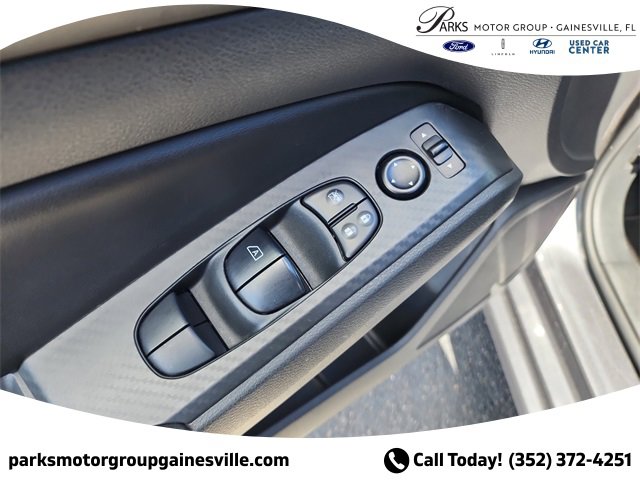 Used 2024 Nissan Altima 2.5 SV image 12