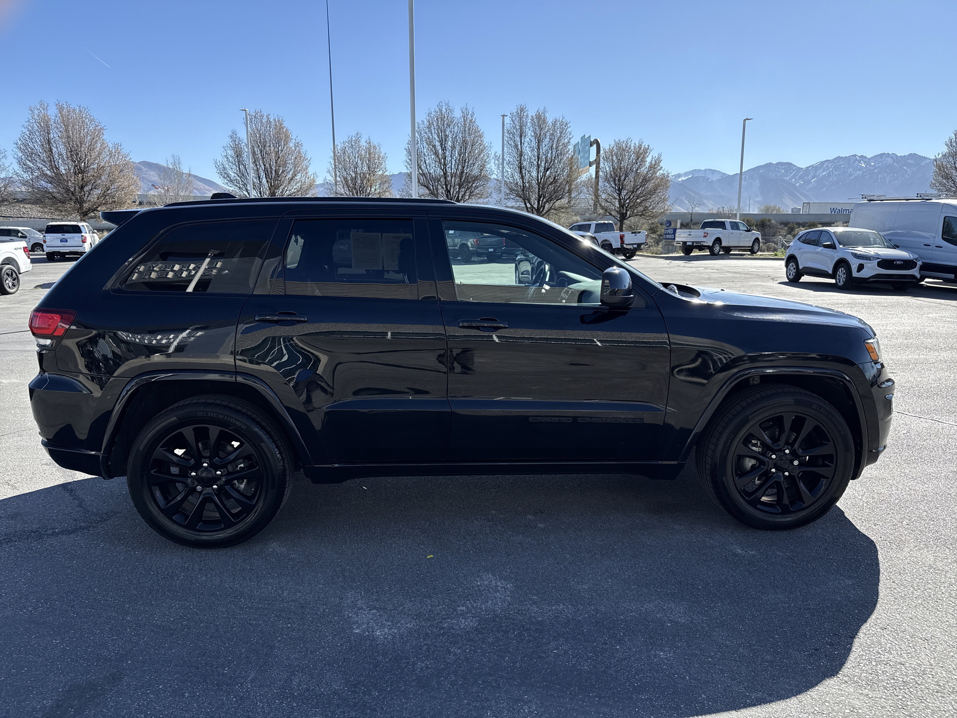 Used 2019 Jeep Grand Cherokee Altitude image 6