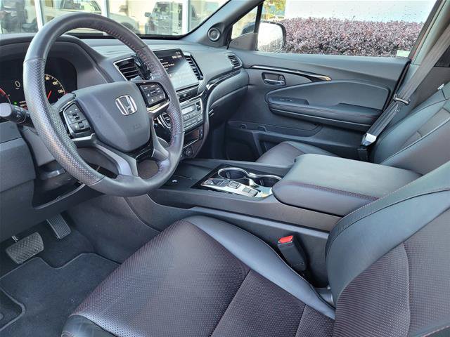 Used 2025 Honda Ridgeline Black Edition image 11