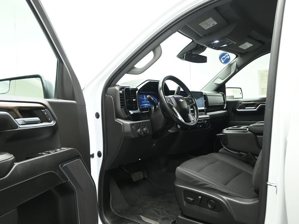 Used 2023 Chevrolet Silverado 1500 LT w/ Protection Package image 9
