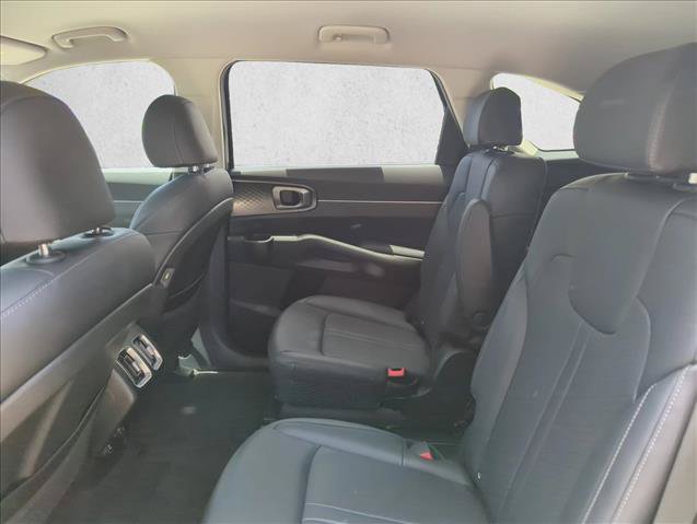 Used 2024 Kia Sorento EX AWD/4WD image 17