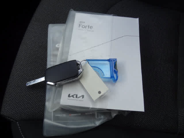 Used 2024 Kia Forte LXS FWD image 29