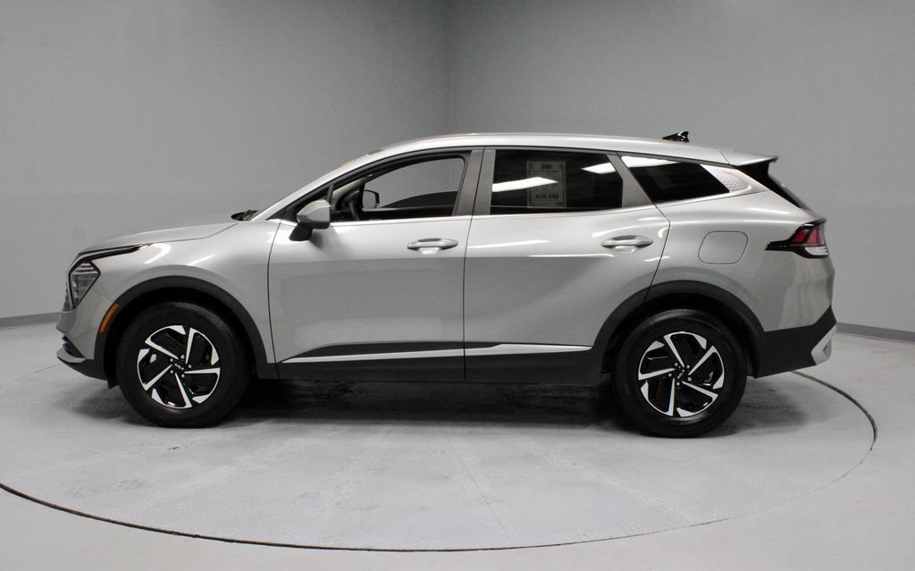 Used 2025 Kia Sportage LX AWD/4WD image 7