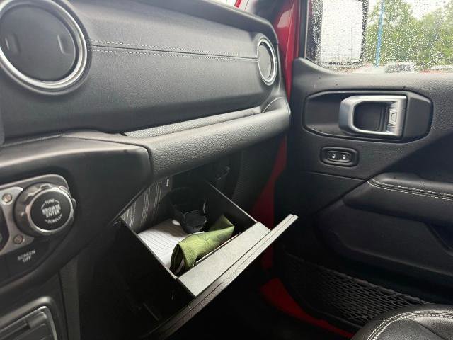 Used 2023 Jeep Wrangler Unlimited Sahara w/ Cold Weather Group image 18