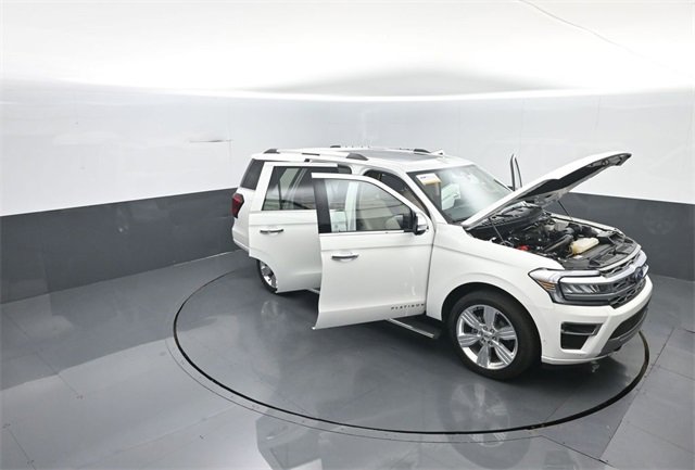Certified 2024 Ford Expedition Platinum image 36