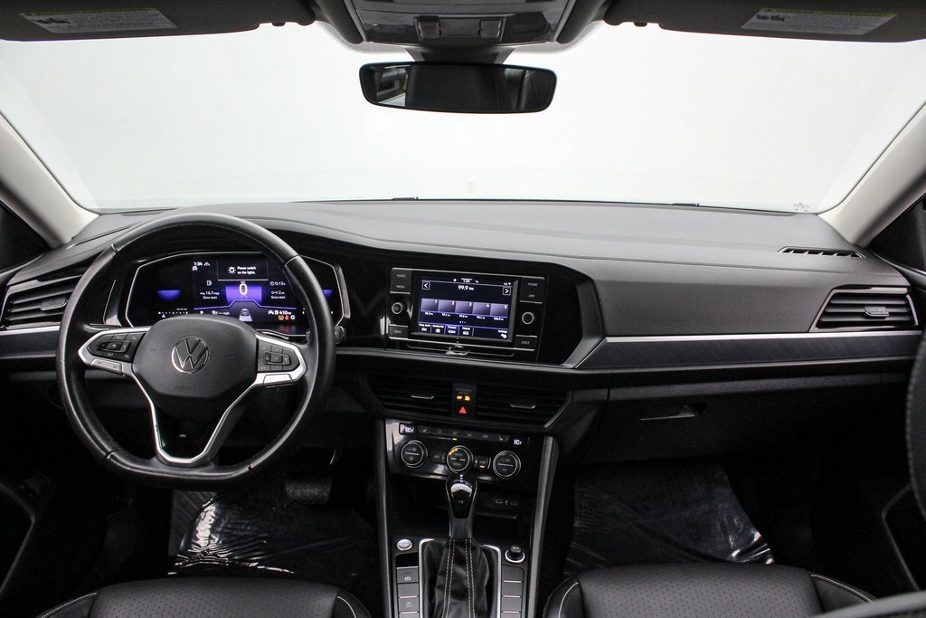 Used 2024 Volkswagen Jetta SE image 14