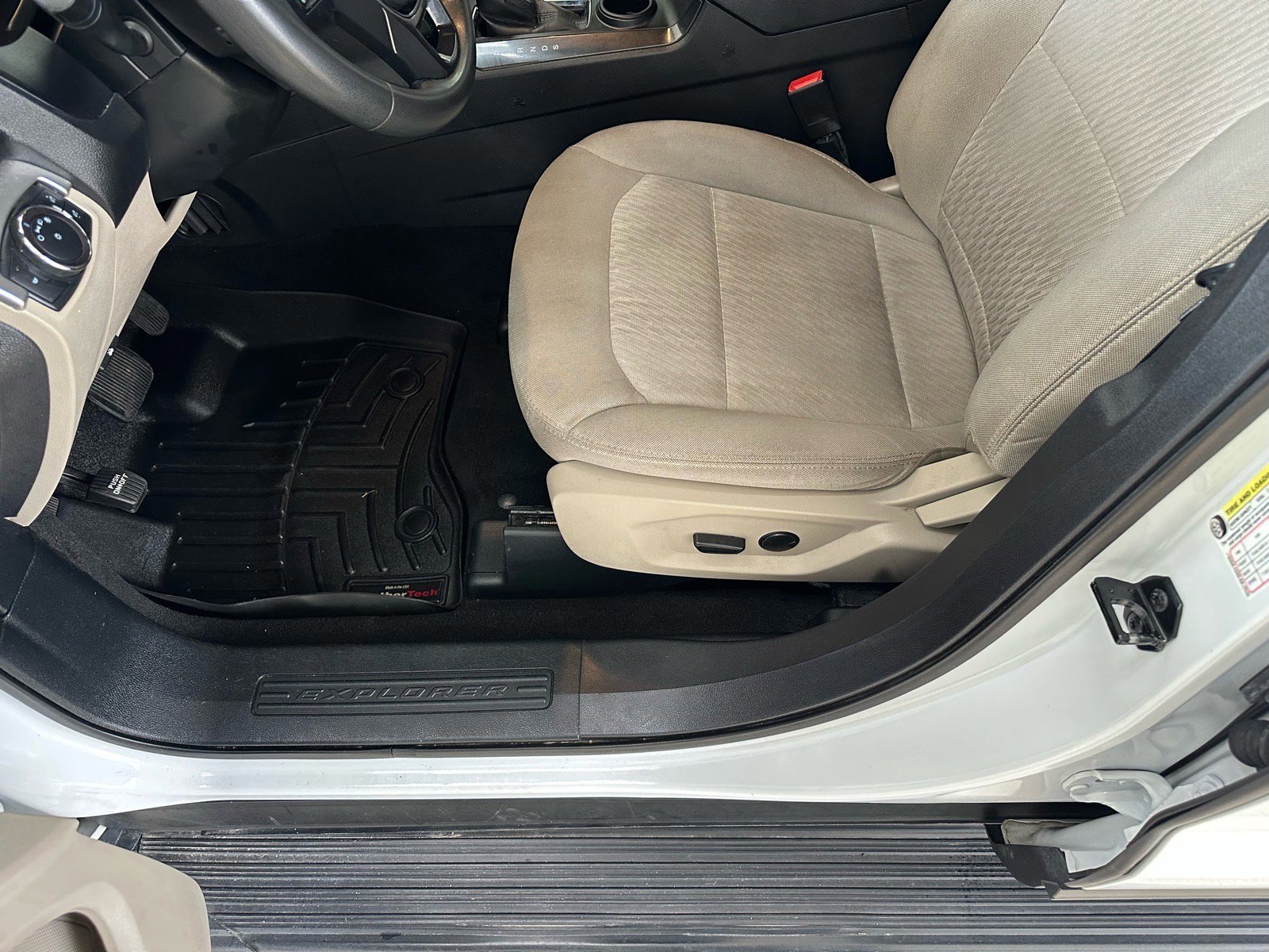 Certified 2019 Ford Explorer FWD image 16