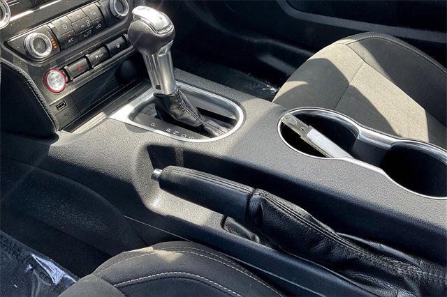 Certified 2022 Ford Mustang Convertible image 7