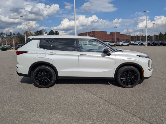 Used 2023 Mitsubishi Outlander SE image 6