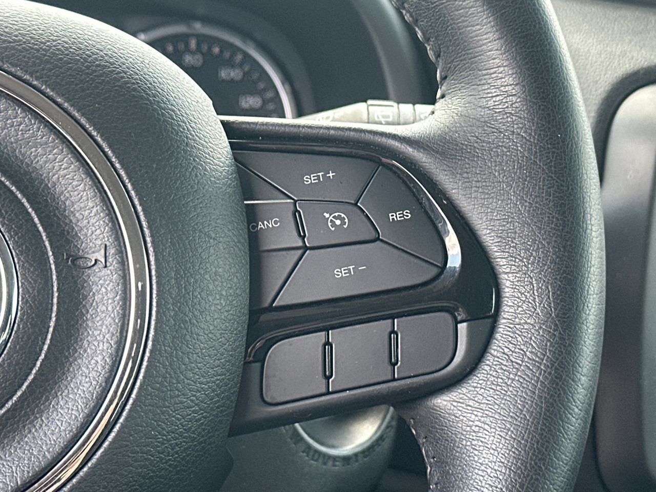 Used 2020 Jeep Renegade Altitude FWD image 25