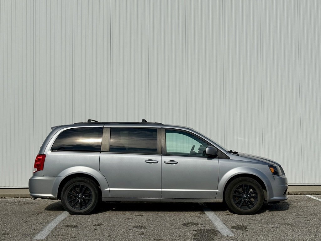 Used 2019 Dodge Grand Caravan GT image 2