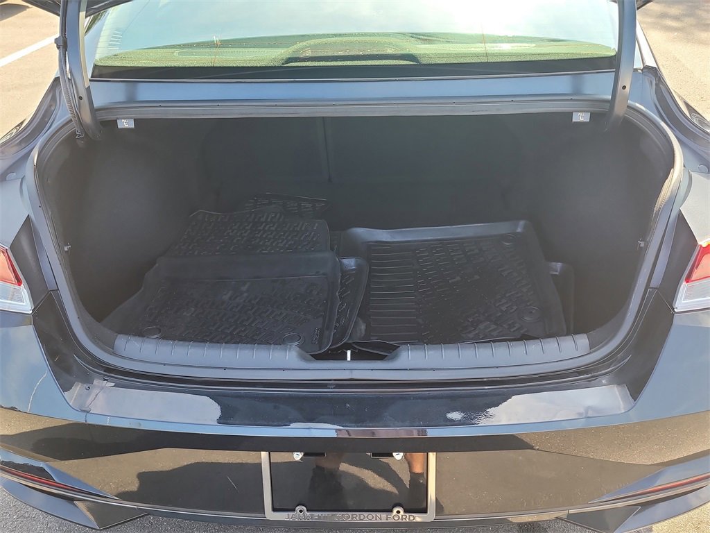 Used 2022 Hyundai Elantra SEL w/ Convenience + Premium Package image 7