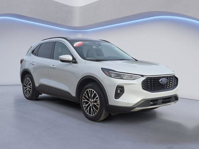 Certified 2025 Ford Escape SE w/ PHEV Premium Package FWD image 2