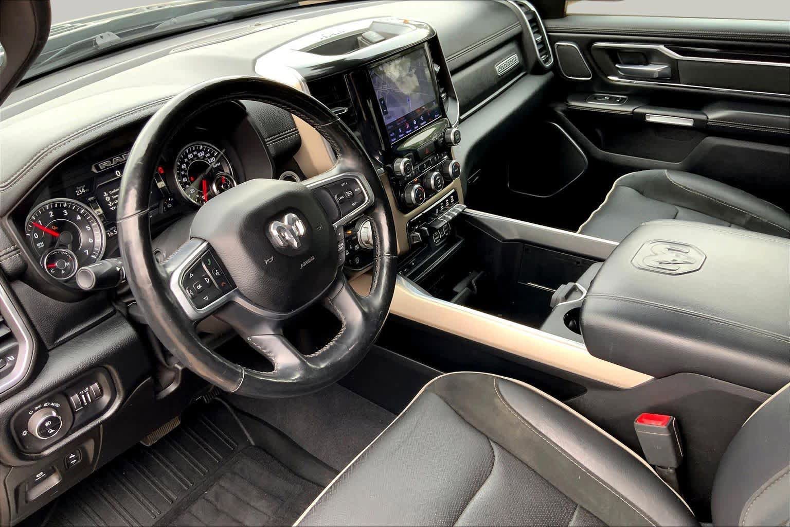 Used 2019 RAM 1500 Laramie AWD/4WD image 18