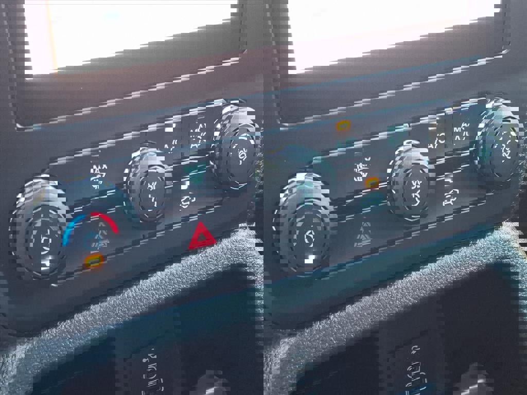 Certified 2025 Ford Ranger XL image 29