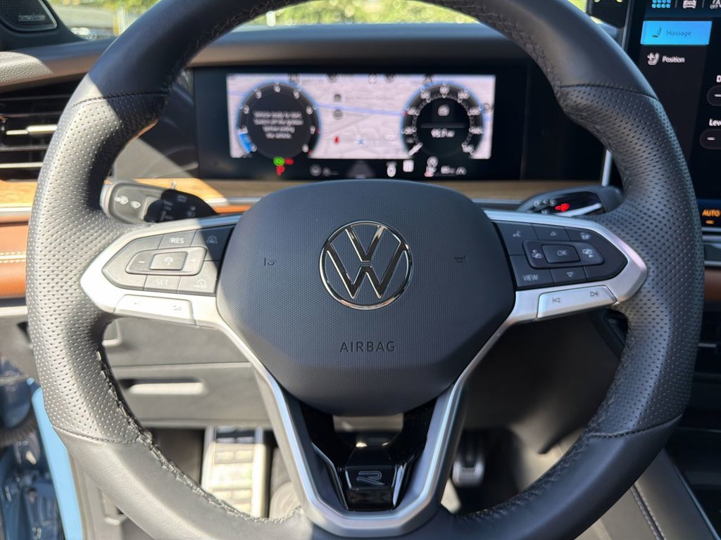 Used 2025 Volkswagen Tiguan SEL R-Line AWD/4WD image 13