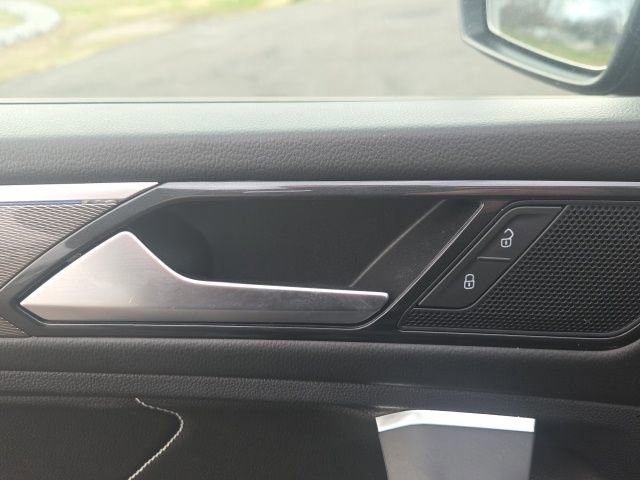 Used 2023 Volkswagen Tiguan SE R-Line AWD/4WD image 23