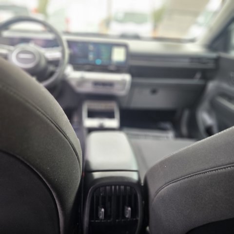 Used 2025 Hyundai Kona SEL image 14