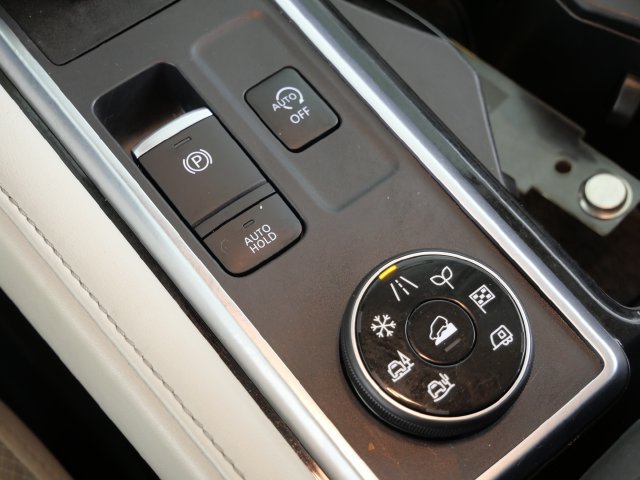 Used 2023 Nissan Pathfinder SL AWD/4WD image 26