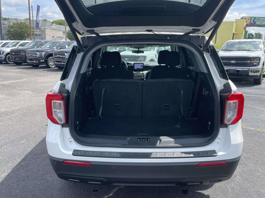 Certified 2024 Ford Explorer XLT RWD image 10
