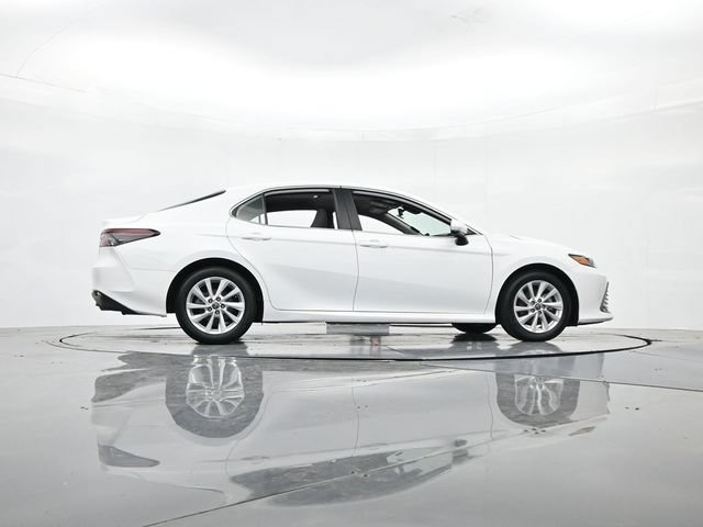Used 2024 Toyota Camry LE FWD image 32