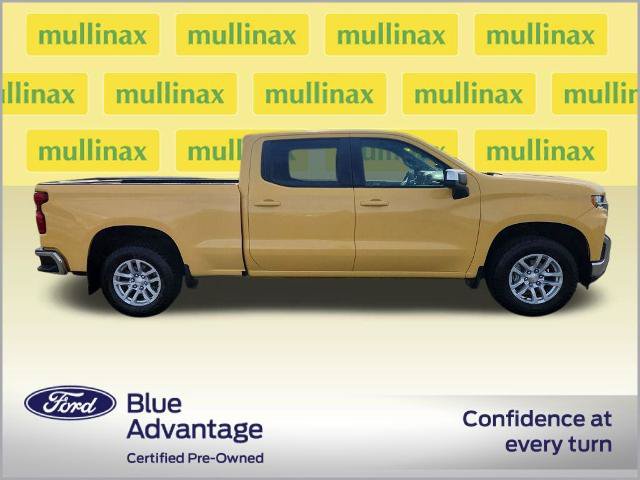 Used 2022 Chevrolet Silverado 1500 LT AWD/4WD image 2