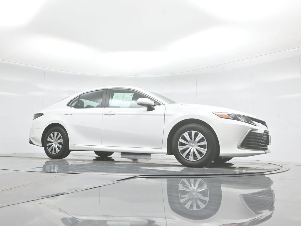 Used 2023 Toyota Camry LE image 7