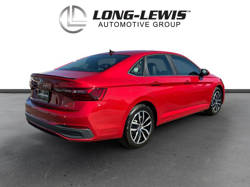 Used 2025 Volkswagen Jetta SE w/ Sunroof Package FWD image 7