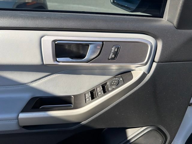 Certified 2021 Ford Explorer XLT w/ Equipment Group 202A RWD image 6
