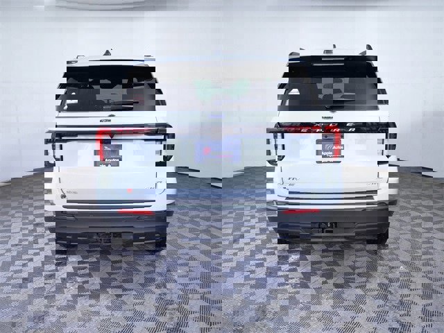 Certified 2025 Ford Explorer Active image 3