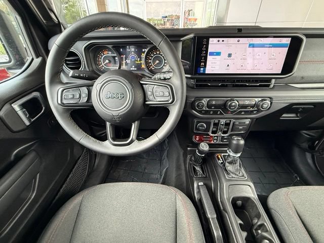 Used 2025 Jeep Wrangler Unlimited Rubicon AWD/4WD image 20