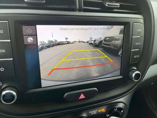 Used 2025 Kia Soul LX w/ LX Technology Package FWD image 23