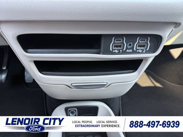 Used 2024 Chrysler Pacifica Touring-L FWD image 27