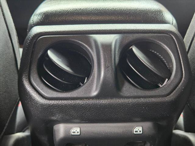 Used 2021 Jeep Wrangler Unlimited Rubicon AWD/4WD image 21