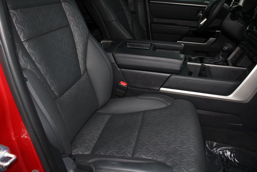 Used 2025 Toyota Tundra Limited w/ TRD Off-Road Package AWD/4WD image 28