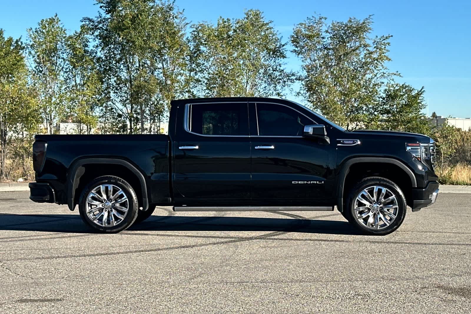 Used 2024 GMC Sierra 1500 Denali w/ Denali Reserve Package AWD/4WD image 8