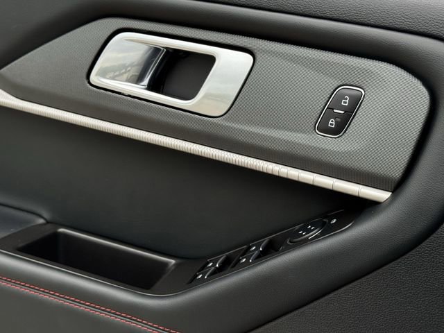 Certified 2025 Ford Explorer ST-Line image 27
