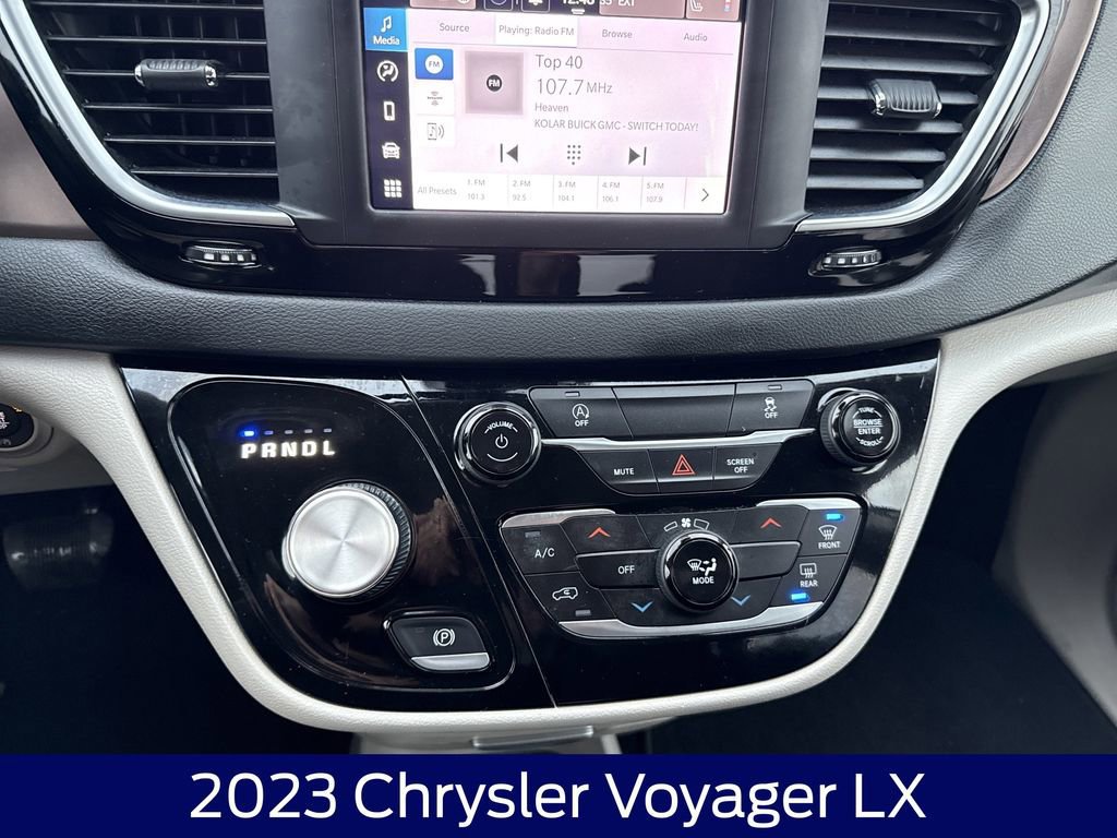 Used 2023 Chrysler Voyager LX image 25