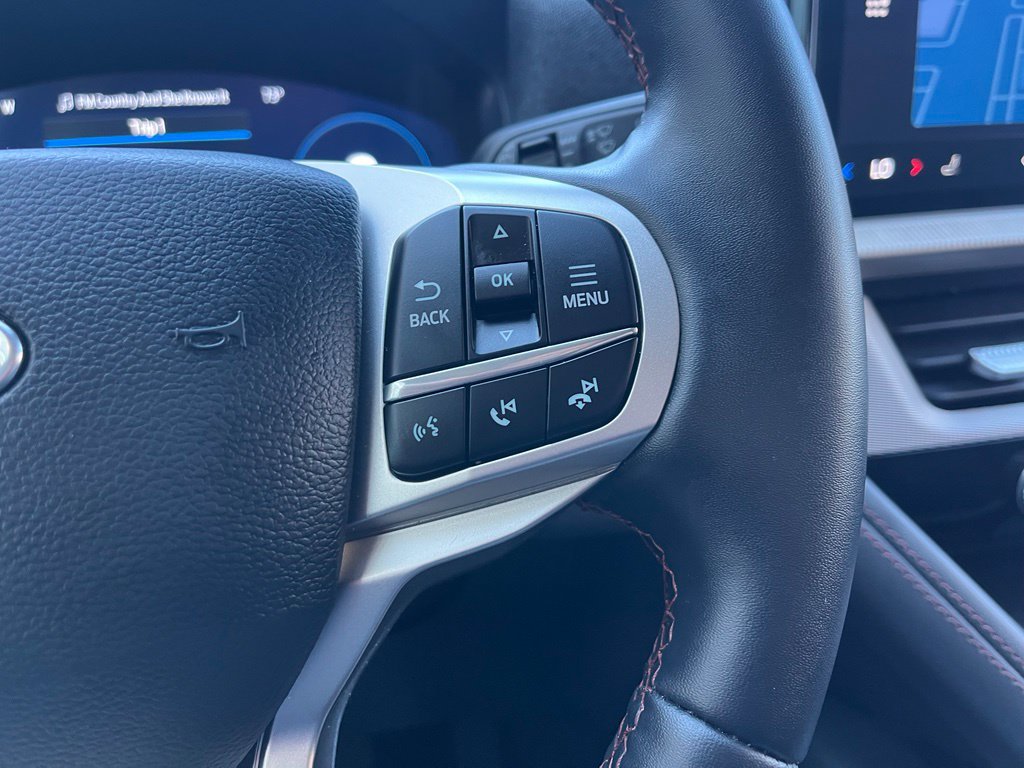 Certified 2025 Ford Explorer Active AWD/4WD image 29