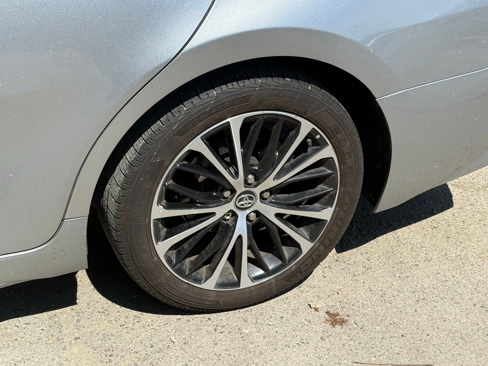 Used 2019 Toyota Camry SE w/ Convenience Package FWD image 9