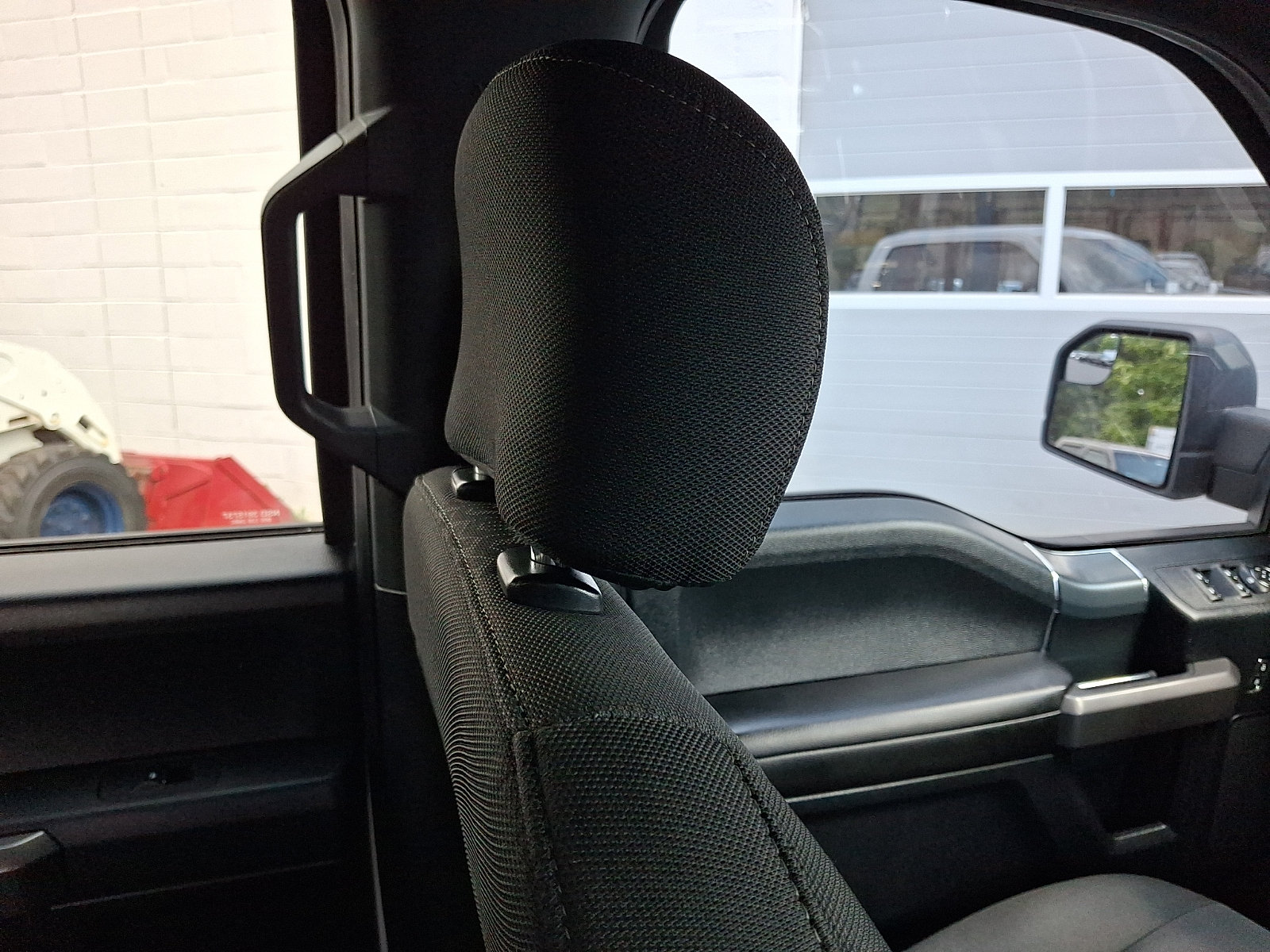 Certified 2019 Ford F150 XLT w/ Equipment Group 302A Luxury AWD/4WD image 13