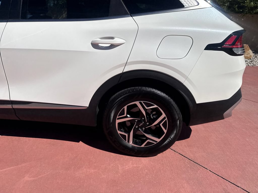 Used 2024 Kia Sportage LX AWD/4WD image 35