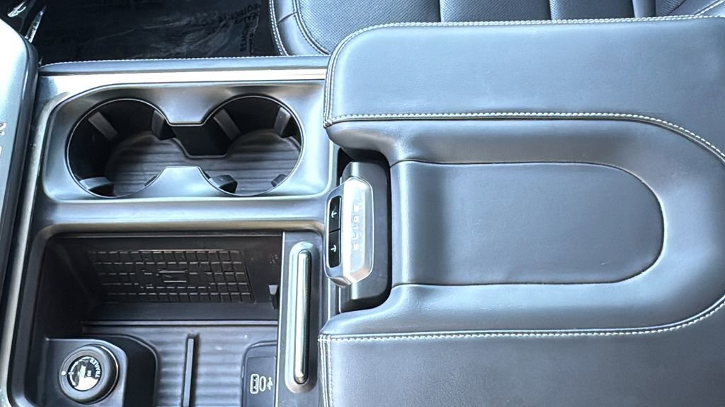 Certified 2025 Ford Expedition Platinum image 16