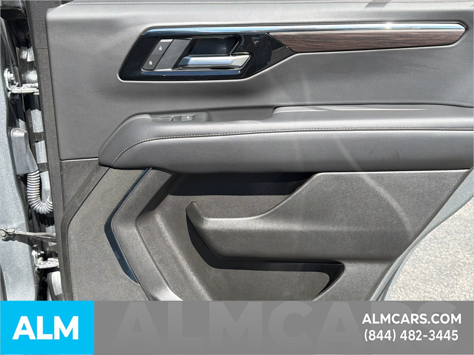 Used 2025 Chevrolet Tahoe LT AWD/4WD image 18